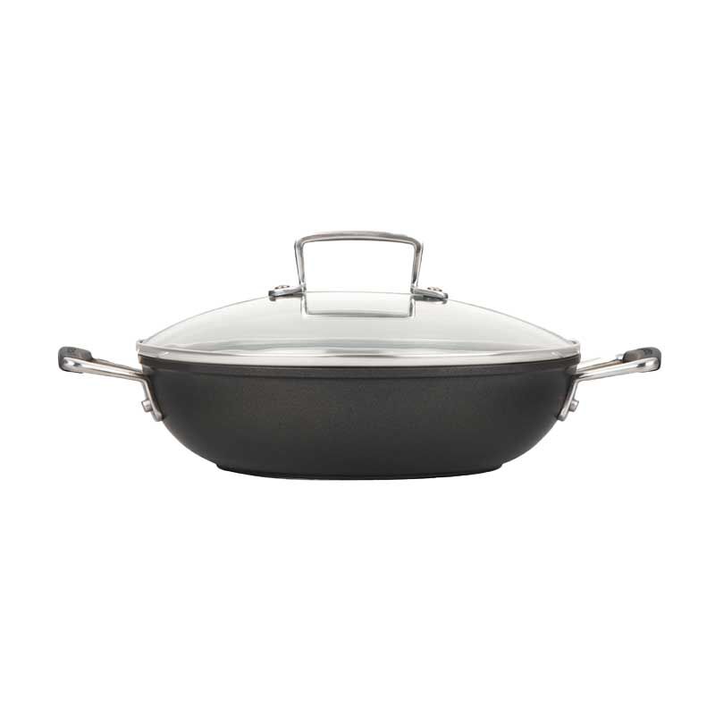 Classic Non-stick Braiser with Glass Lid | Le Creuset®